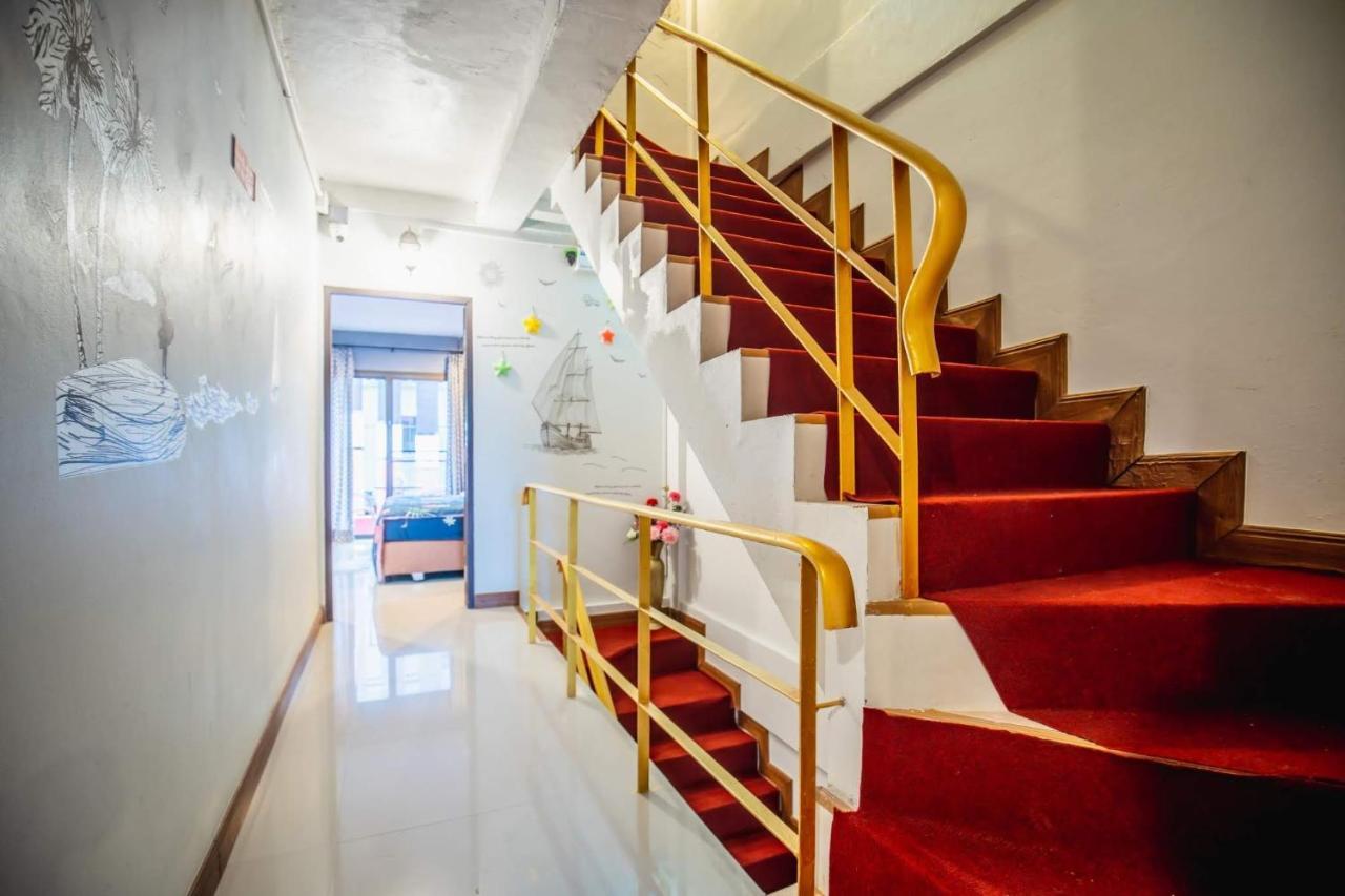 Menulis Coolly House Patong B&B 외부 사진