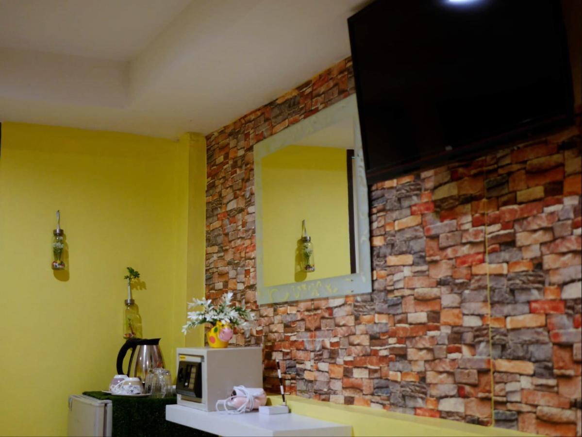 Menulis Coolly House Patong B&B 외부 사진